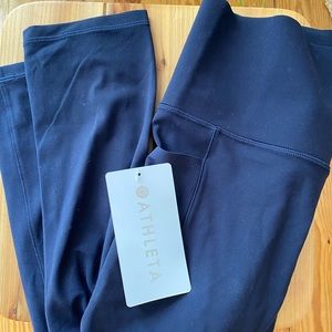 Athleta navy leggings with pockets!